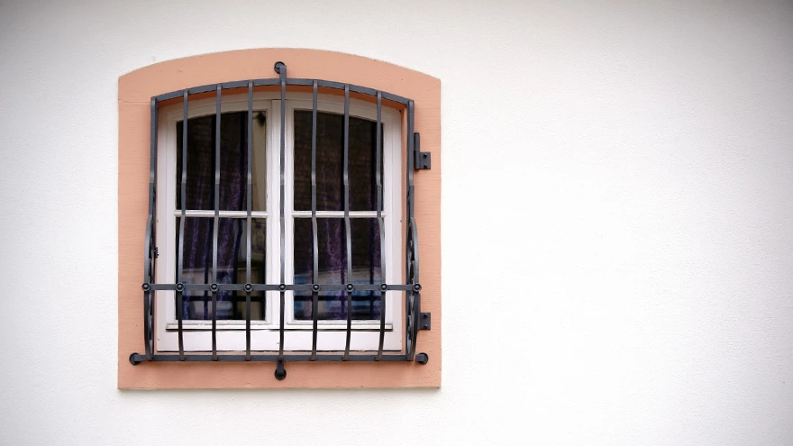 Cómo reforzar la seguridad de las ventanas de casa