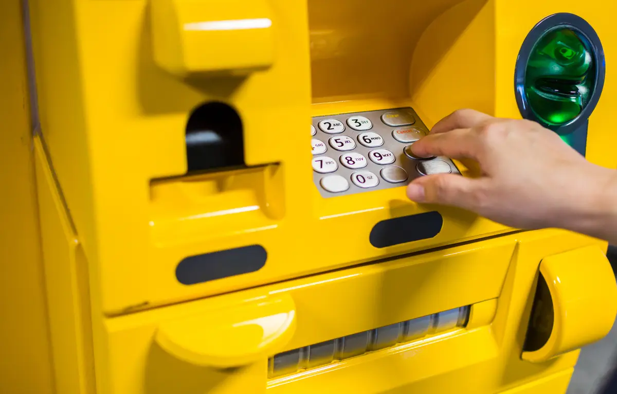 ¿Cómo hacer un depósito en efectivo por cajero automático?